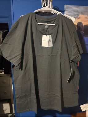 BDG/Urban Outfitters T-Shirt size L (NWT)